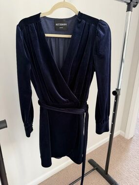 Kittenish Navy Blue Velvet Wrap Dress